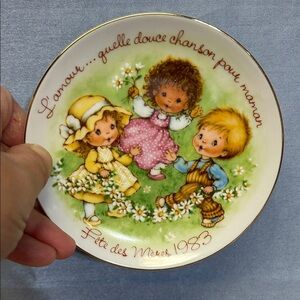 Vintage Avon 1983 mother’s day ceramic plate 5 inches.